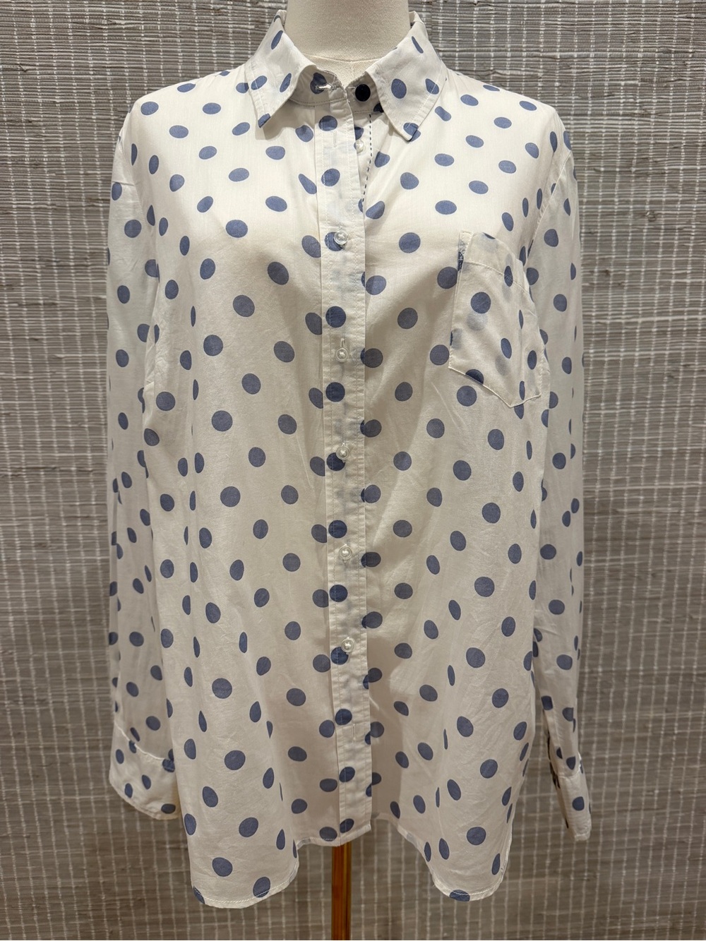 🩷 Boden Cotton Polka Dot Button Down 🩷